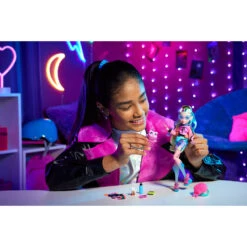 MATTEL Monster High Lagoona Blue Pop Met Huisdier En Accessoires -Speelgoed Winkel 1995017 674af32e